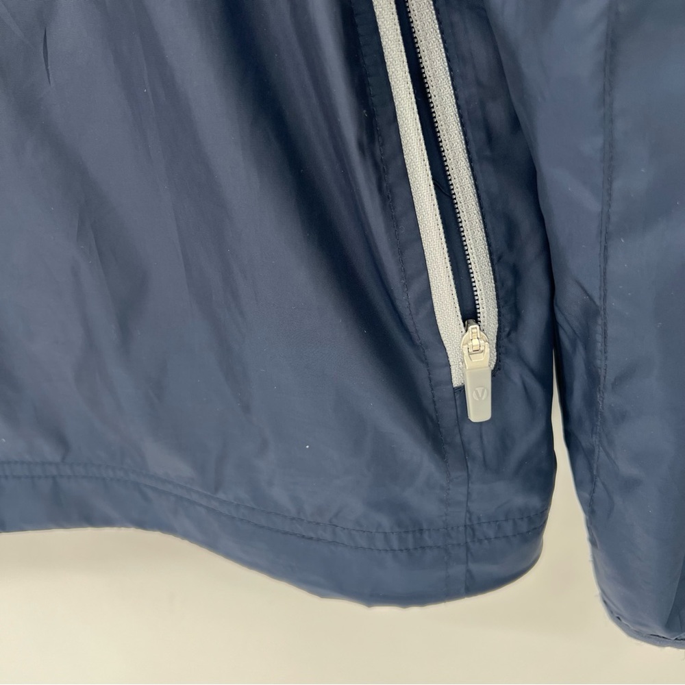 VUGA‎ Navy Blue Windbreaker Zipper Gray Detail Men's Blue Jacket L - Picture 4 of 9